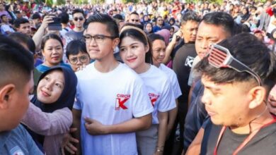 Erina Gudono Gelendotan ke Kaesang, Tak Sungkan Umbar Kemesraan Saat Kampanye