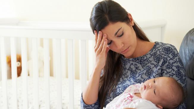 5 Cara Mengatasi Baby Blues Usai Melahirkan: Agar Ibu kemudian Bayi Tetap Optimal