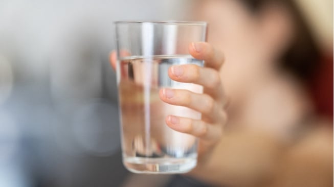 Minum Air Putih Ternyata Bisa Picu Anak Stunting, Hal ini Klarifikasi Dokter