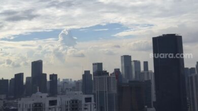 Langit Ibukota Indonesia Biru, Angka Emisi Kendaraan Rendah Penyebabnya?