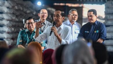 Publik Soroti Nasehat Jokowi untuk Bawa Bukti Kecurangan Pemilihan Umum ke Bawaslu lalu MK: Lah MK Aja Diacak-acak