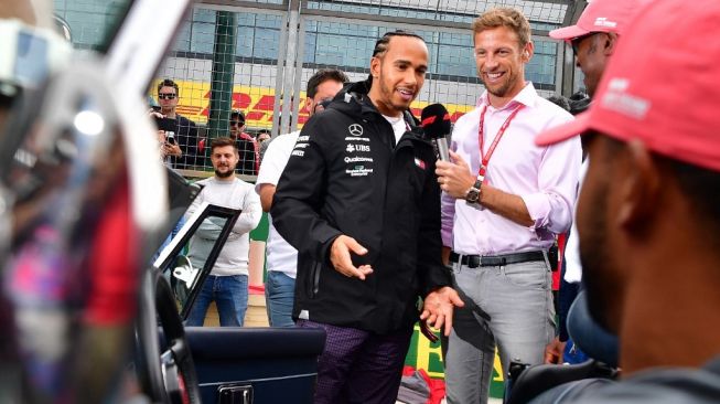 Lewis Hamilton Melunasi Impian Masa Kecil, Jenson Button Sepakat