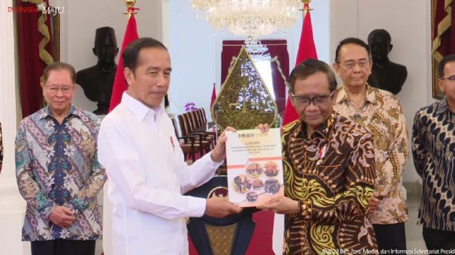 Sekelas JK Saja Kesulitan, Apakah Mahfud MD Bisa Berkumpul Jokowi?